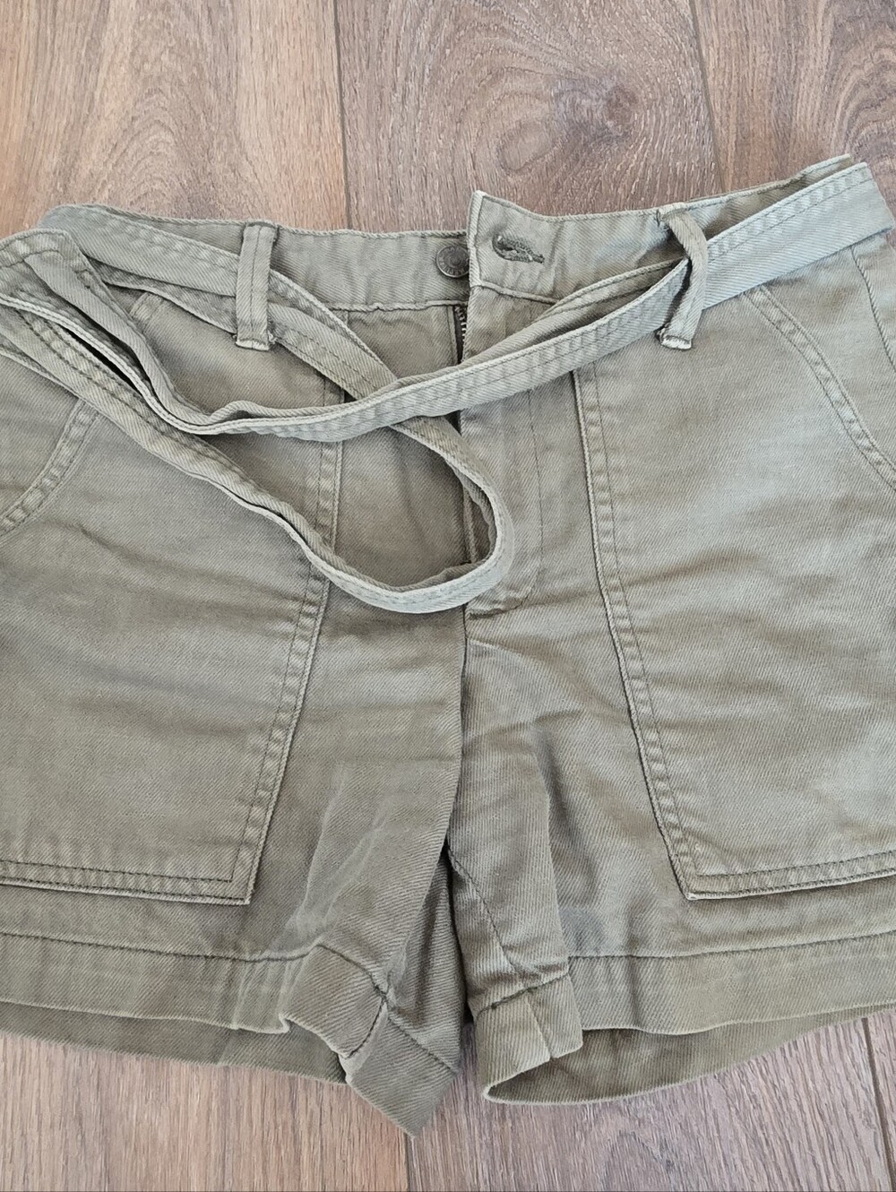 Banana Republic Factory Women's Olive Green Belted Utility Shorts, Size 0